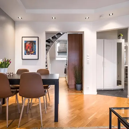 Bright Top-Floor Apartment With Sea View Apartmán Bergen