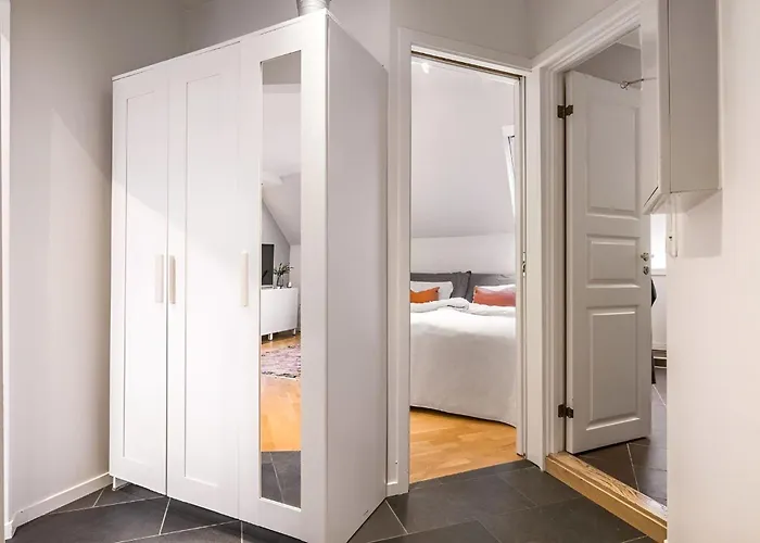 Leilighet Bright Top-floor With Sea View