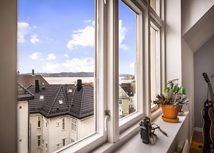 Bright Top-floor With Sea View Leilighet Bergen