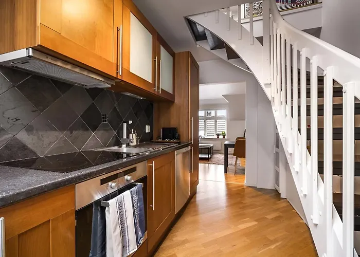 Daire Bright Top-Floor Apartment With Sea View Bergen