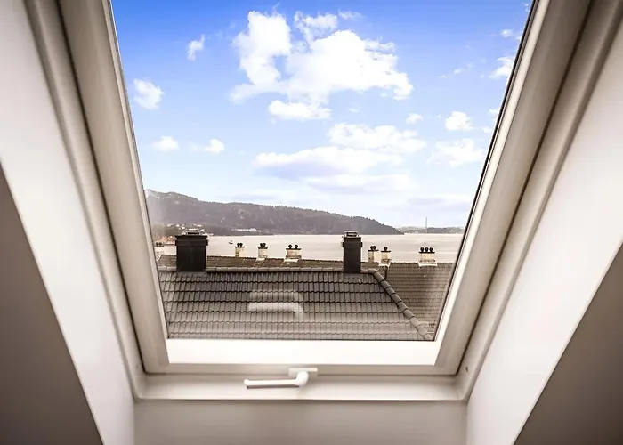 Bright Top-Floor Apartment With Sea View Daire