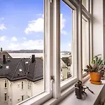 Bright Top-floor With Sea View Apartment Bergen