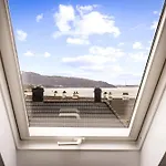 Bright Top-floor With Sea View Apartment